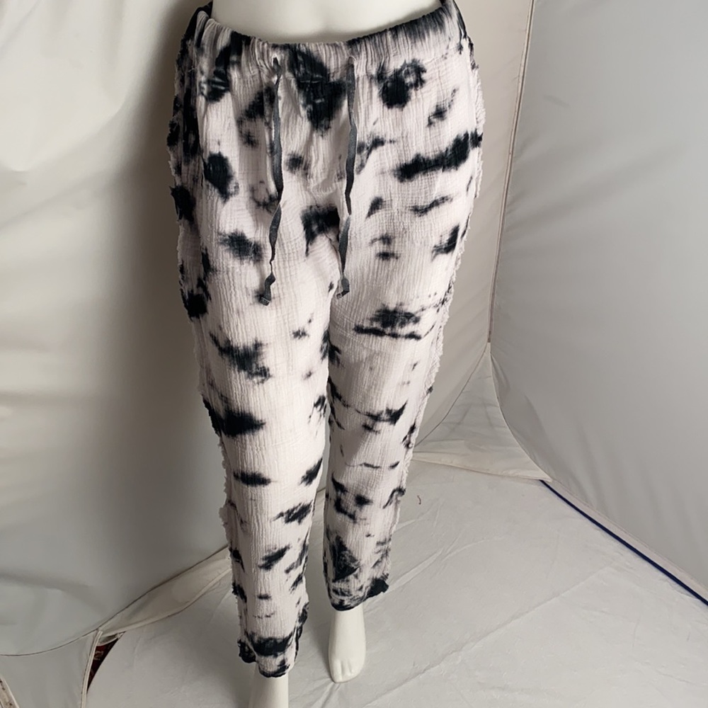Stone and Sky black and white gauzy pants S